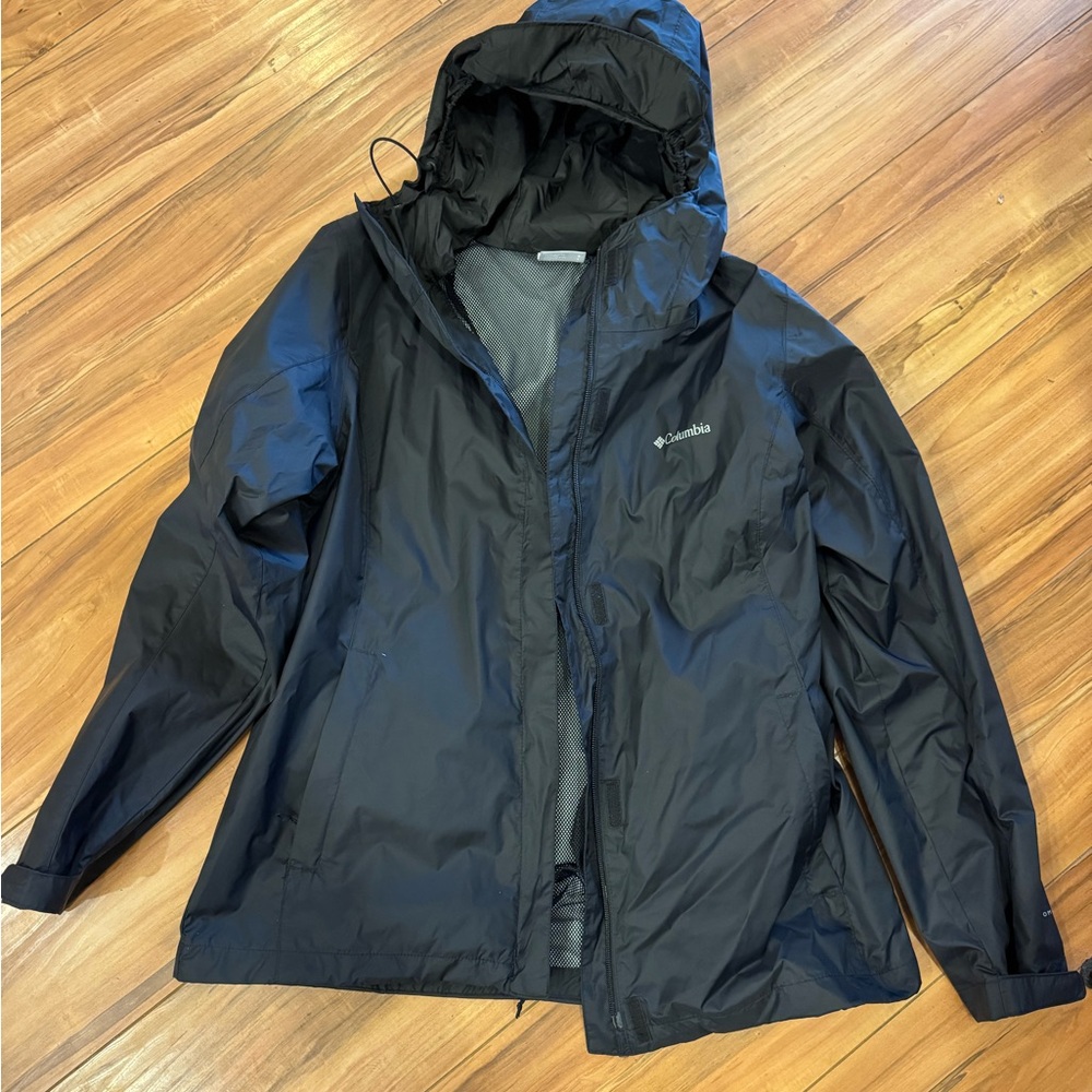 Columbia Men's Dark Raincoat